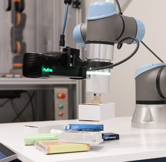 Photoneo - AI-baserad plockning av kartonger